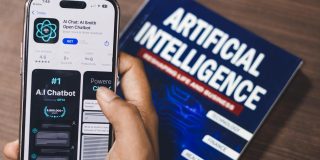 Künstliche Intelligenz in der Telefonie: Von Helfern zu potenziellen Bedrohungen