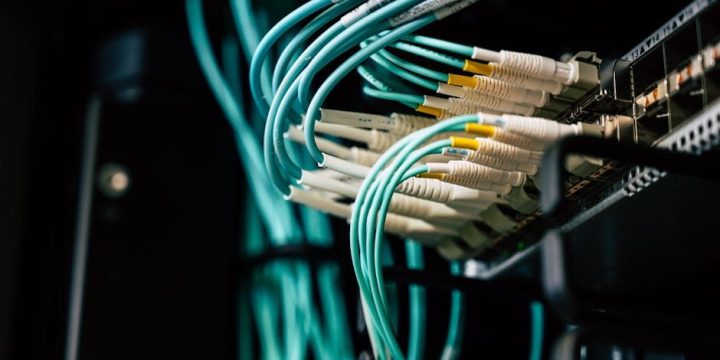Vom Kabel zur Cloud: Die bemerkenswerte Geschichte der Telekommunikationsinfrastruktur